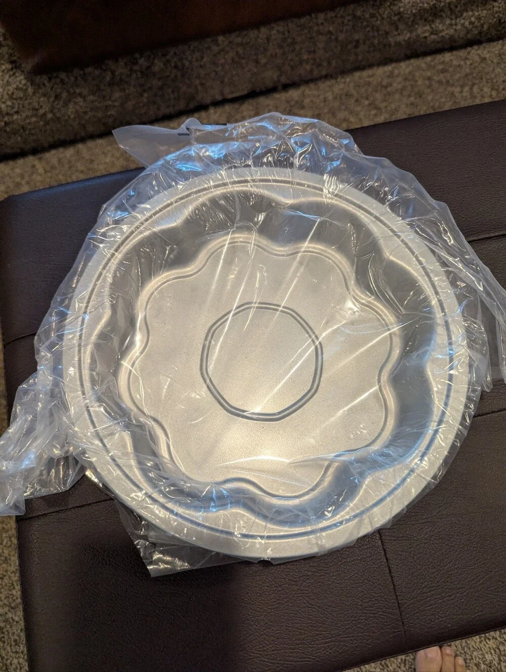 Pampered Chef Silver Secret Center Cake Pan Set